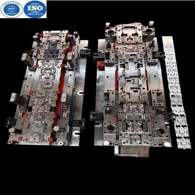 Hur justerar man inriktningen av en stansnitmatris?